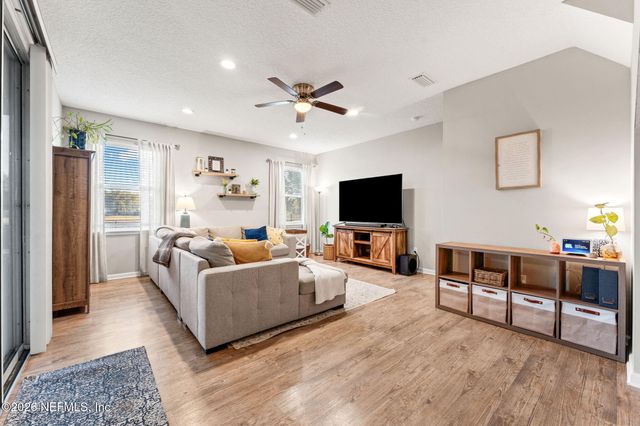 5906 GREEN POND Drive, Jacksonville, FL 32258