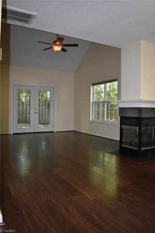 22 Pickwick Place, Greensboro, NC 27407