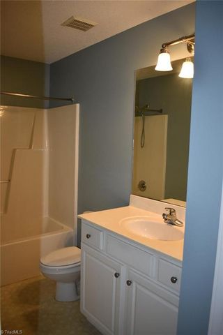 22 Pickwick Place, Greensboro, NC 27407