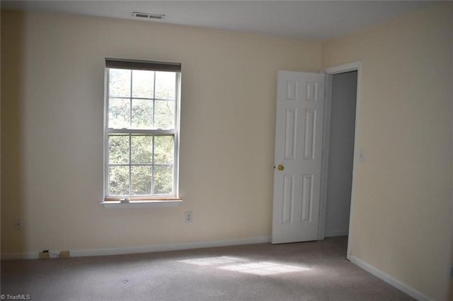 22 Pickwick Place, Greensboro, NC 27407