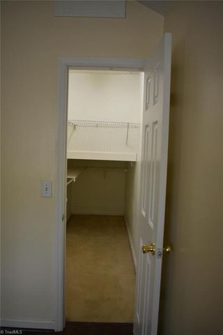 22 Pickwick Place, Greensboro, NC 27407