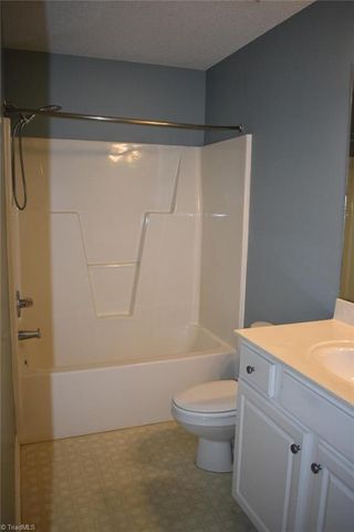 22 Pickwick Place, Greensboro, NC 27407