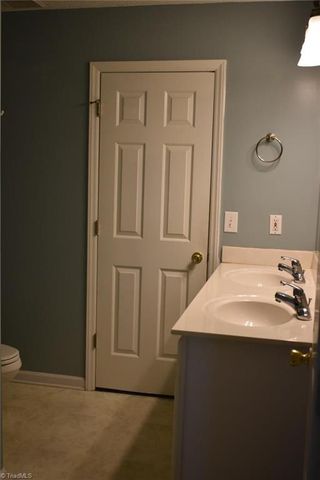 22 Pickwick Place, Greensboro, NC 27407