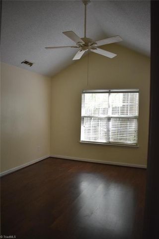 22 Pickwick Place, Greensboro, NC 27407