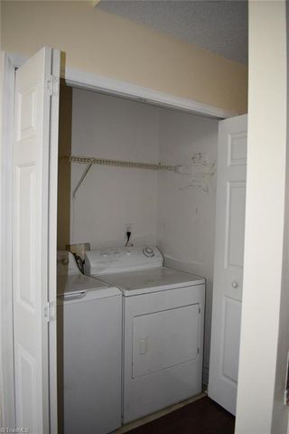 22 Pickwick Place, Greensboro, NC 27407