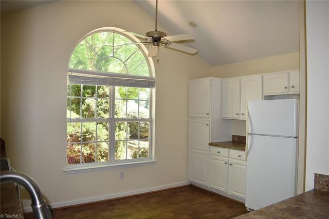 22 Pickwick Place, Greensboro, NC 27407