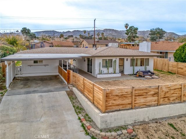 61537 La Jolla, Joshua Tree, CA 92252