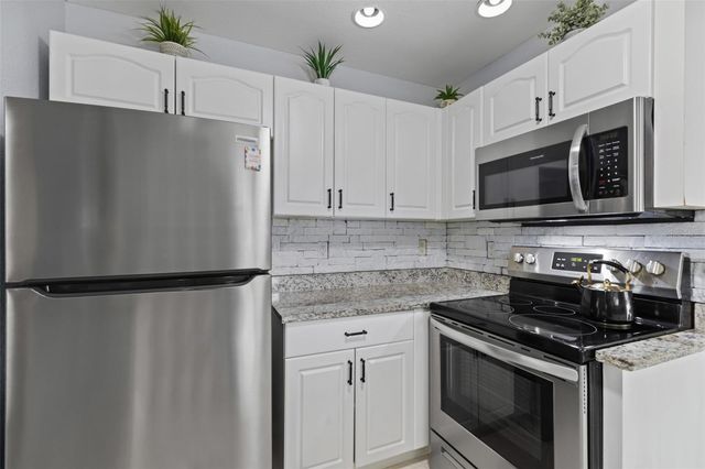 303 NE 13TH AVENUE, Cape Coral, FL 33909