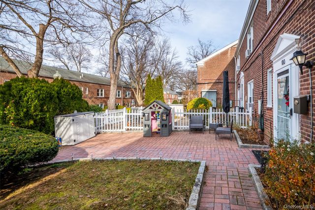 100 Hilltop Acres 100, Yonkers, NY 10704