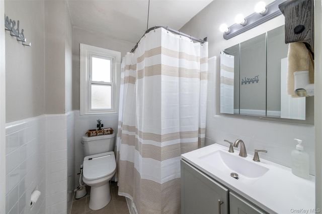 100 Hilltop Acres 100, Yonkers, NY 10704