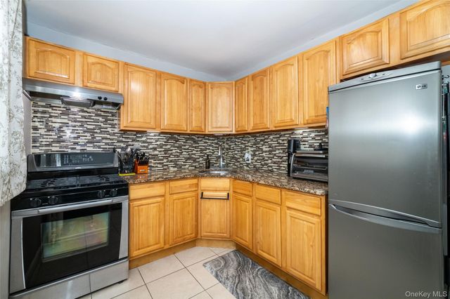 100 Hilltop Acres 100, Yonkers, NY 10704