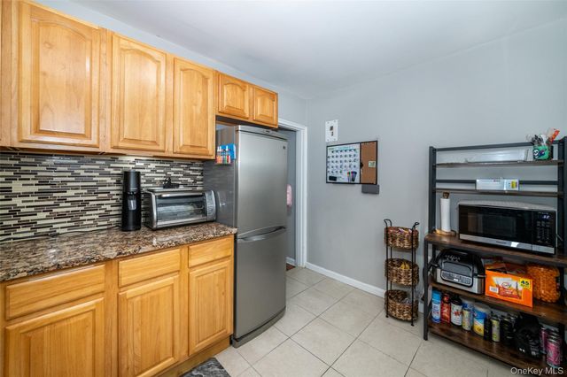 100 Hilltop Acres 100, Yonkers, NY 10704