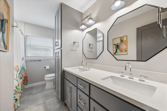 10322 Shadow Wood Drive, Houston, TX 77043