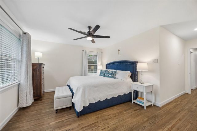 10322 Shadow Wood Drive, Houston, TX 77043