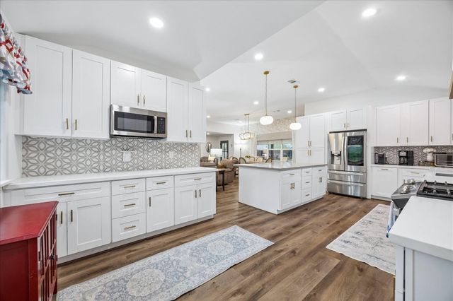 10322 Shadow Wood Drive, Houston, TX 77043