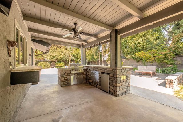 7402 N Benedict Avenue, Fresno, CA 93711