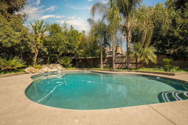 7402 N Benedict Avenue, Fresno, CA 93711
