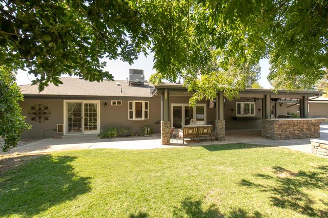 7402 N Benedict Avenue, Fresno, CA 93711