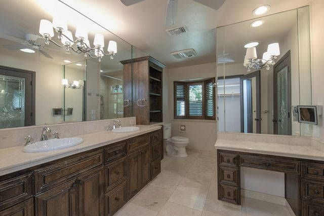 7402 N Benedict Avenue, Fresno, CA 93711