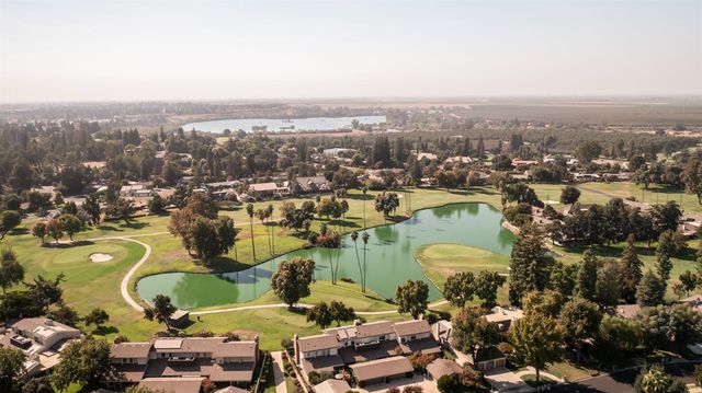7402 N Benedict Avenue, Fresno, CA 93711