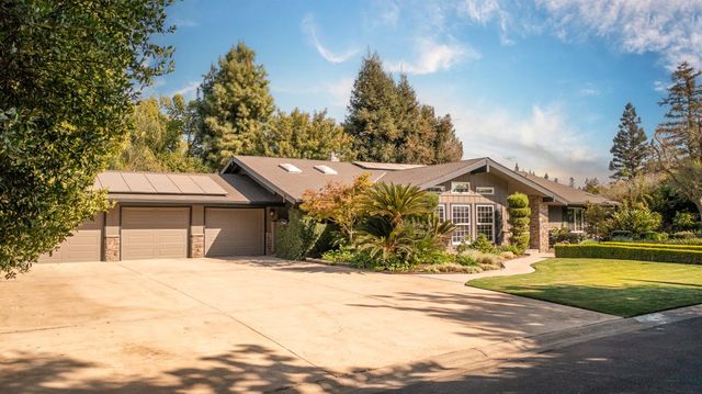 7402 N Benedict Avenue, Fresno, CA 93711