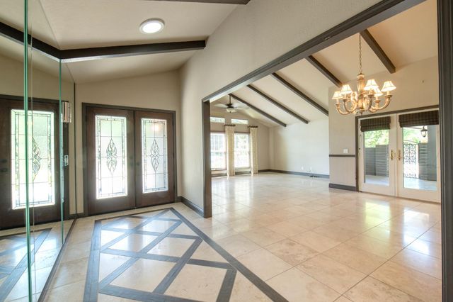 7402 N Benedict Avenue, Fresno, CA 93711