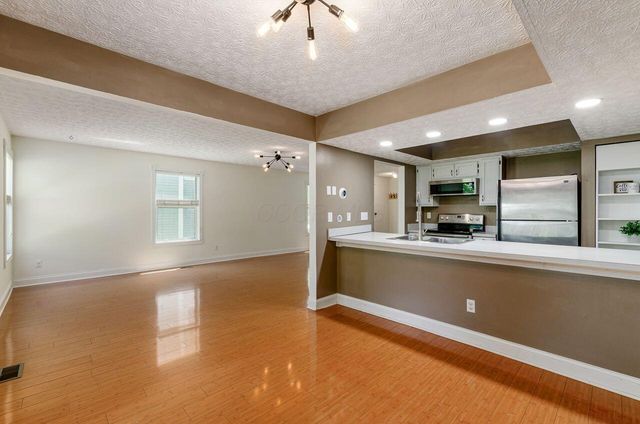 1684 Weather Stone Lane, Columbus, OH 43235