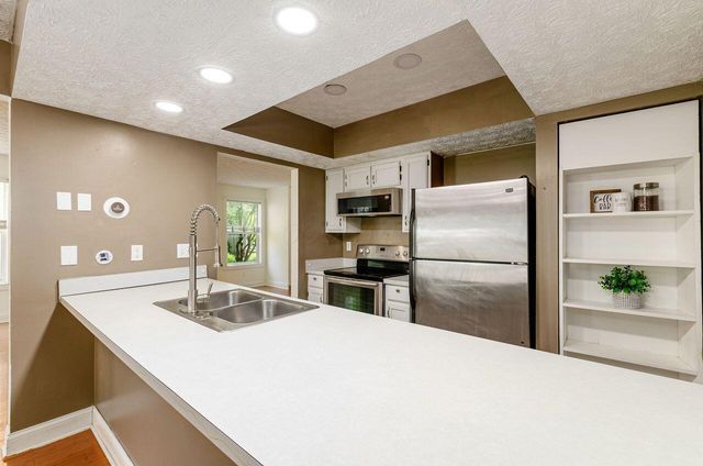 1684 Weather Stone Lane, Columbus, OH 43235