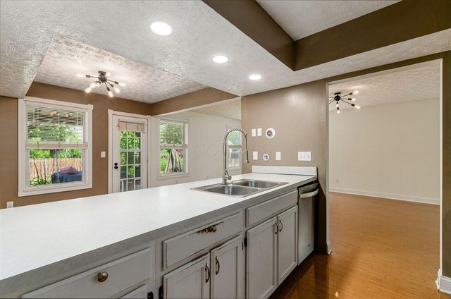 1684 Weather Stone Lane, Columbus, OH 43235