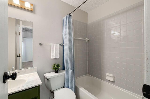 1684 Weather Stone Lane, Columbus, OH 43235