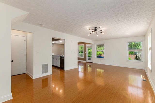 1684 Weather Stone Lane, Columbus, OH 43235