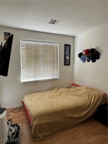 813 White Falcon Street, Las Vegas, NV 89144