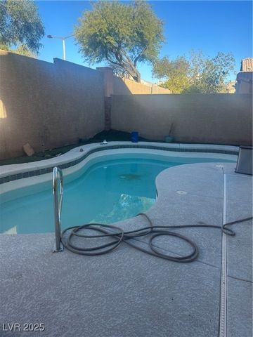 813 White Falcon Street, Las Vegas, NV 89144