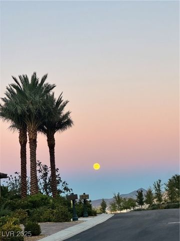 813 White Falcon Street, Las Vegas, NV 89144