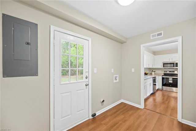 105 Ireland ST, Hampton, VA 23663