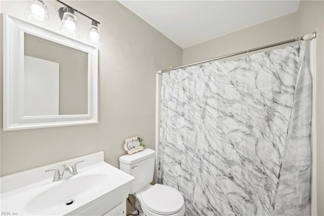 105 Ireland ST, Hampton, VA 23663