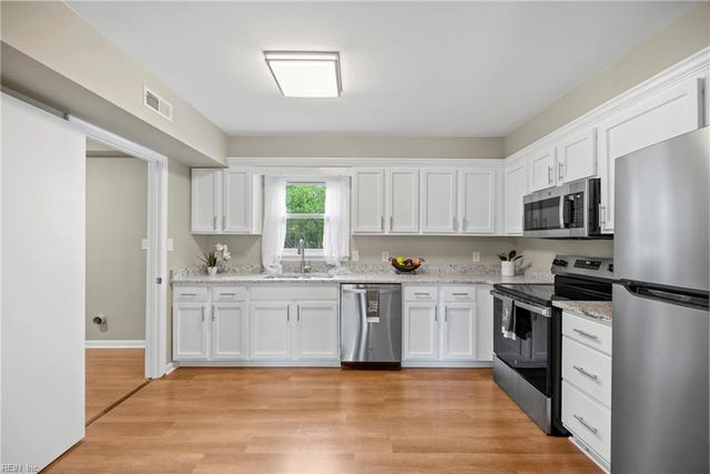 105 Ireland ST, Hampton, VA 23663