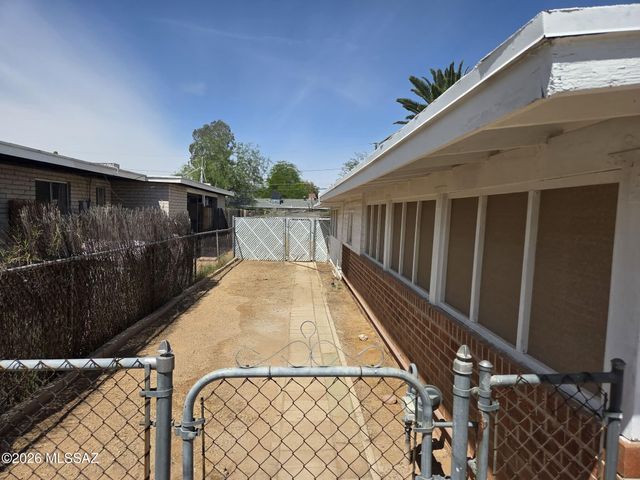 2661 N Winstel Boulevard, Tucson, AZ 85716