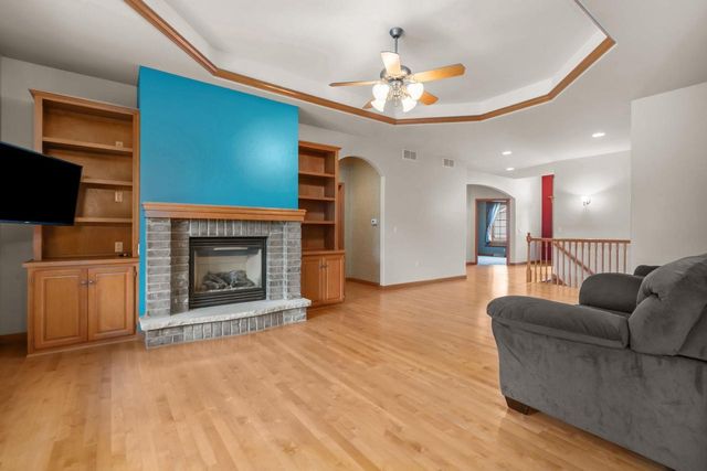111 REGENT PLACE, Neenah, WI 54956