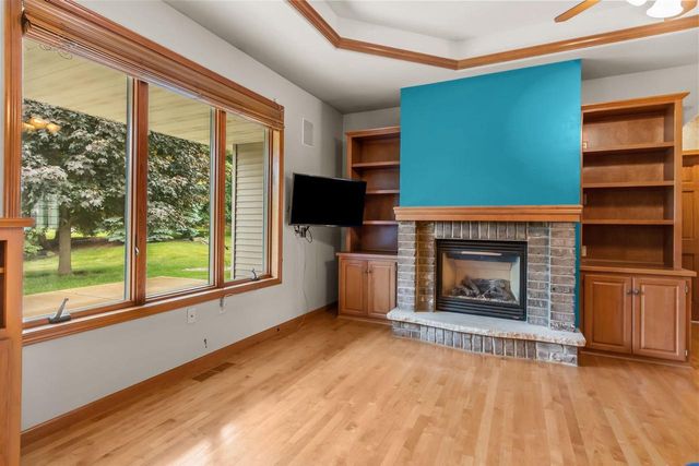 111 REGENT PLACE, Neenah, WI 54956