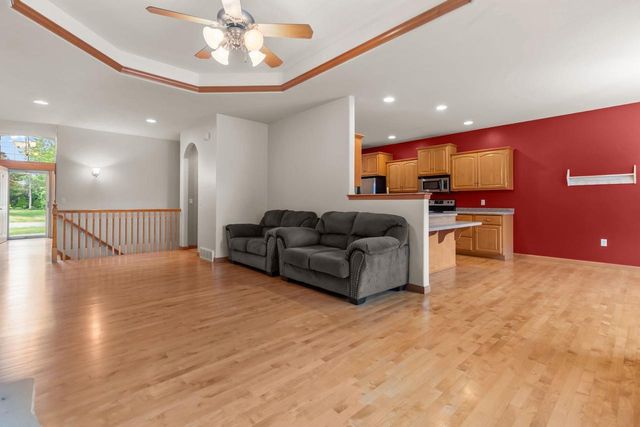 111 REGENT PLACE, Neenah, WI 54956