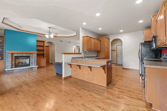 111 REGENT PLACE, Neenah, WI 54956