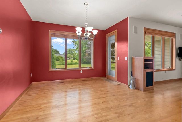 111 REGENT PLACE, Neenah, WI 54956