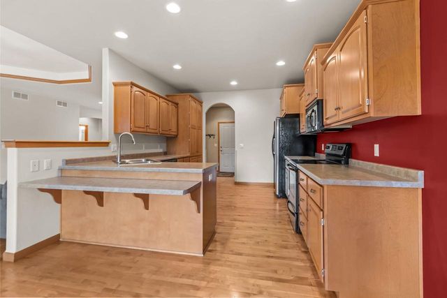 111 REGENT PLACE, Neenah, WI 54956