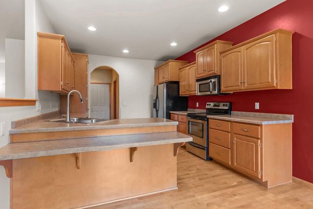 111 REGENT PLACE, Neenah, WI 54956