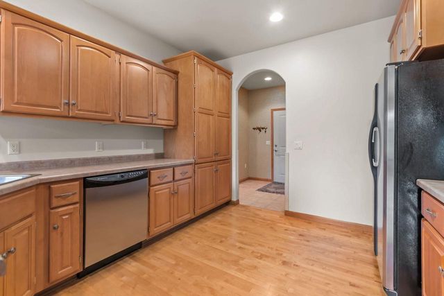 111 REGENT PLACE, Neenah, WI 54956