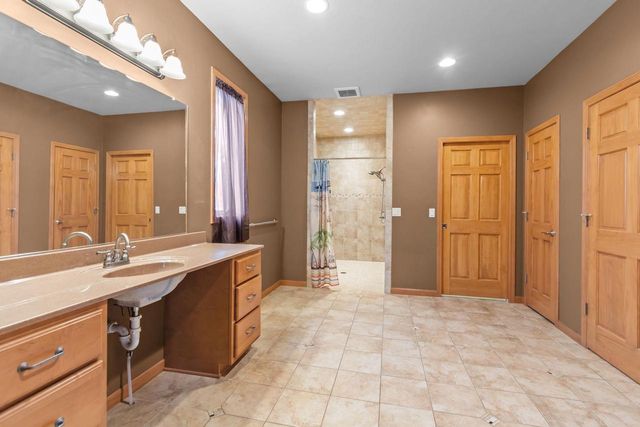 111 REGENT PLACE, Neenah, WI 54956