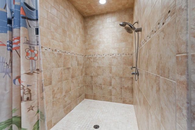 111 REGENT PLACE, Neenah, WI 54956