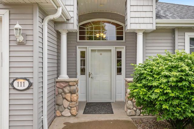 111 REGENT PLACE, Neenah, WI 54956