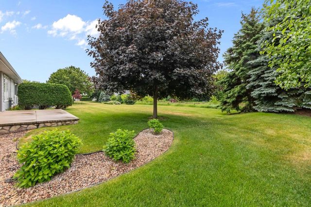 111 REGENT PLACE, Neenah, WI 54956